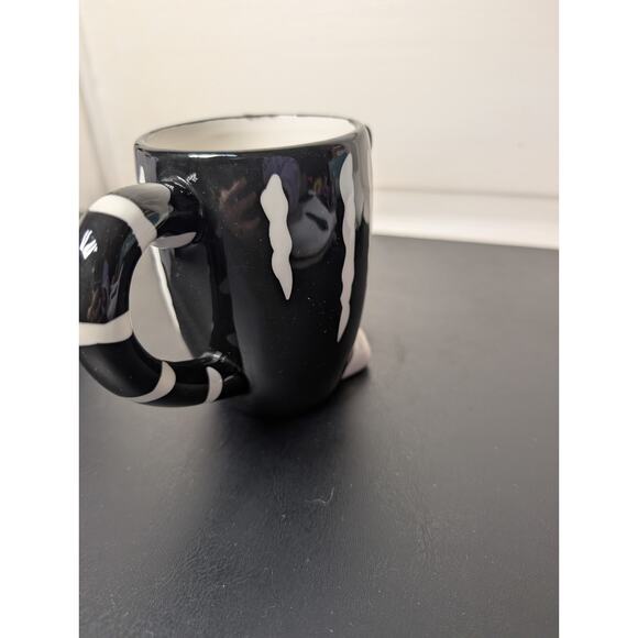 Burton And Burton Chester The Cat 3D Mug 2008 - Picture 4 of 6